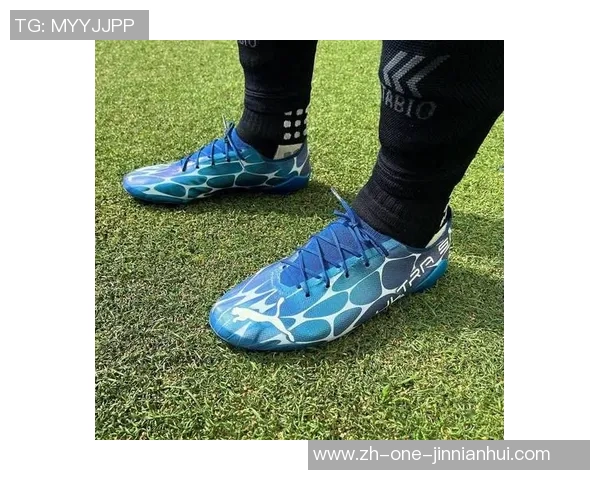 足球鞋带铁钉的选择与使用技巧助你提升场上表现与安全性